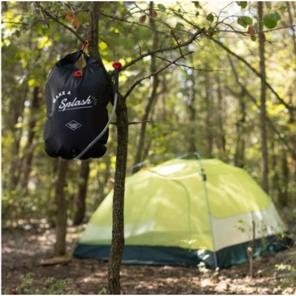 Gentlemen's Hardware Adventure Solar Shower No 792 Portable 5 Gallon Camping Bag